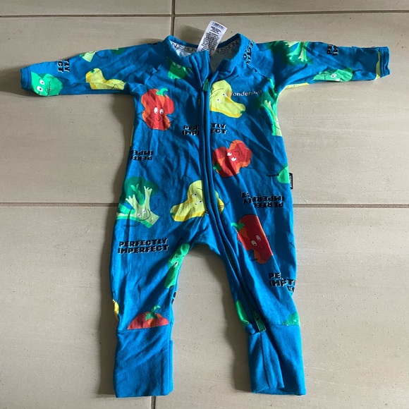 Bonds -vegetables Wondersuit Newborn 0000 - Picture 8 of 8